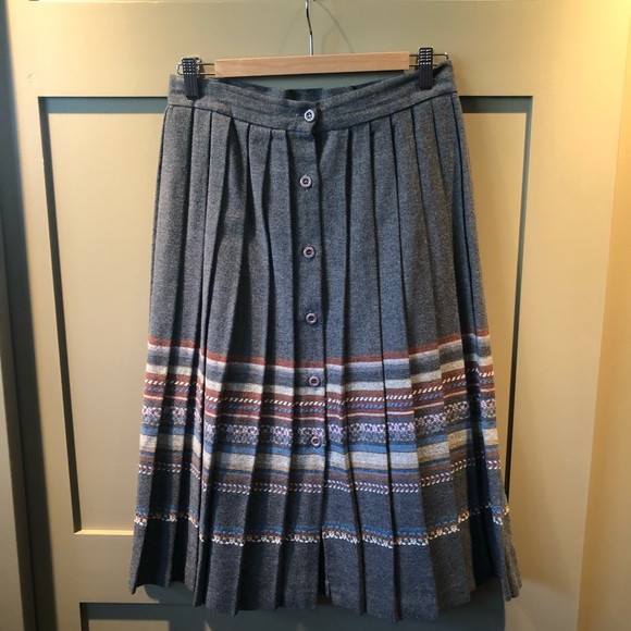 VINTAGE Skirt - Picture 2 of 5